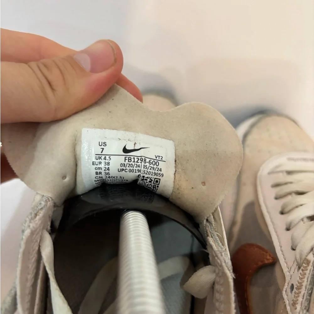 Nike waffle one size 7
